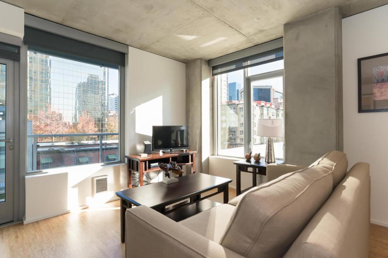 Sobe Third Ave Apartments Сиатъл Екстериор снимка